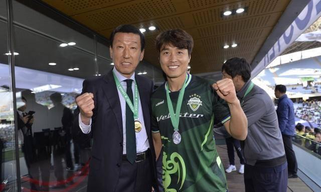 拿过亚俱杯（亚冠前身）冠军、足协杯冠军、中超联赛冠军的李章洙可以说是最成功的韩国教练
